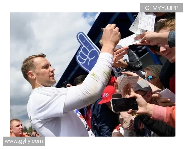 足球明星与球迷亲密合影展现热情互动与无尽回忆的精彩瞬间